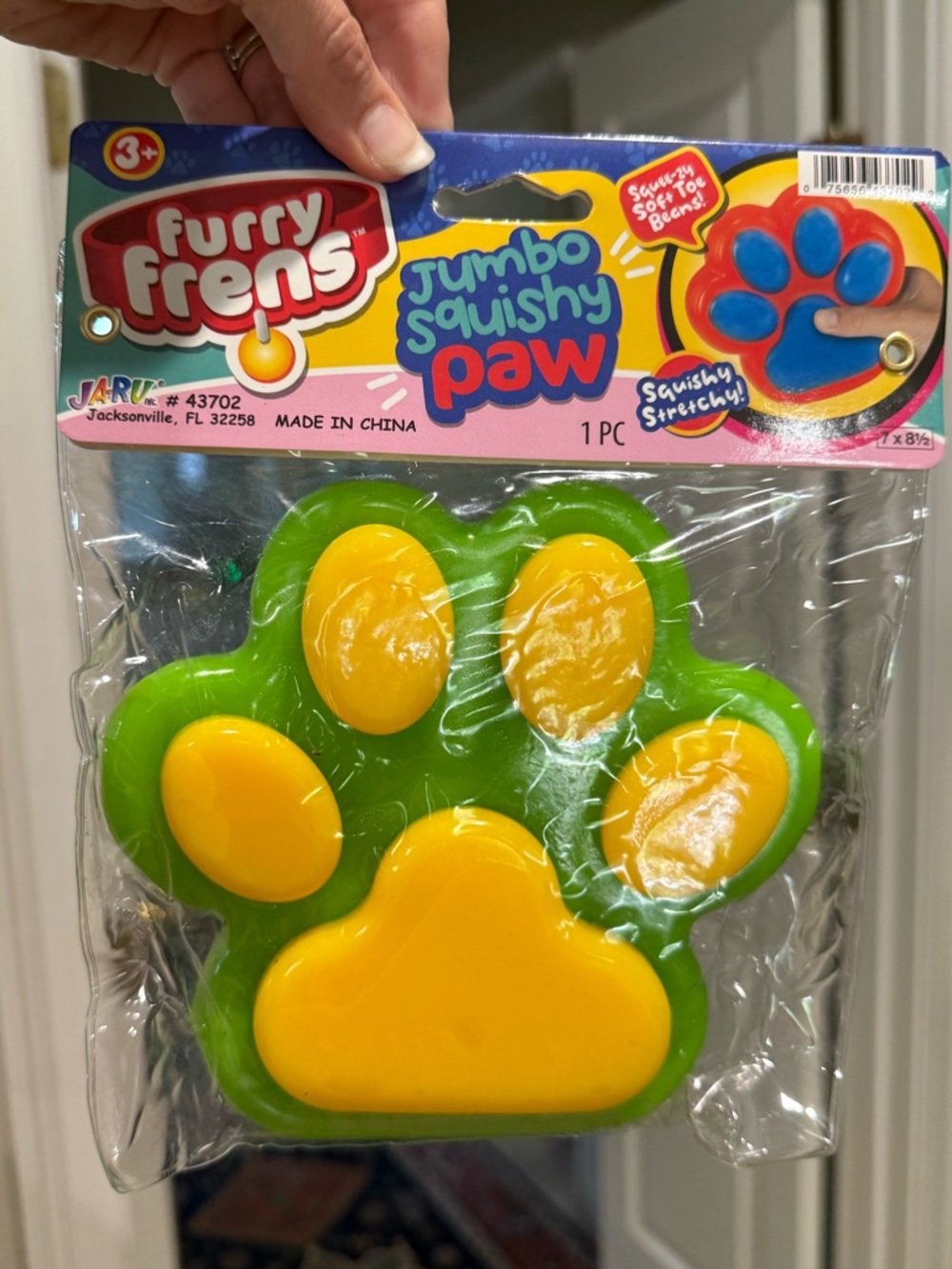 JA-RU Furry Frens Jumbo Squishy Paw - Green & Yellow